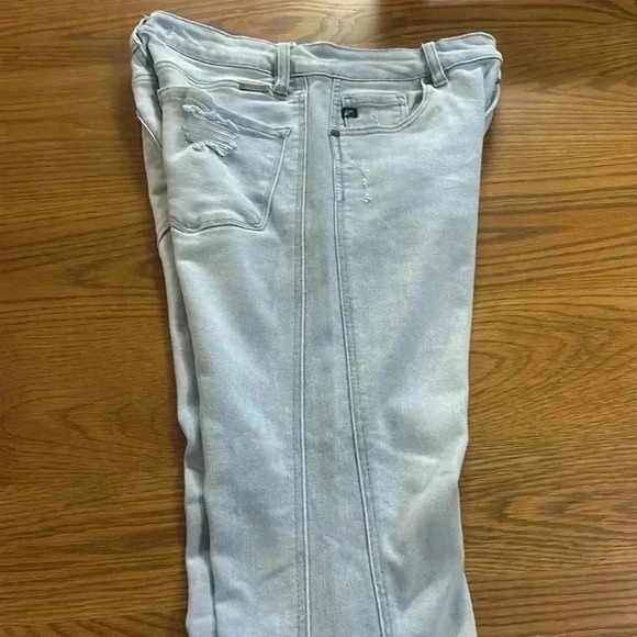 KanCan premium light wash high rise, stretch, flare jeans with raw hem women’s 9 - Picture 7 of 9